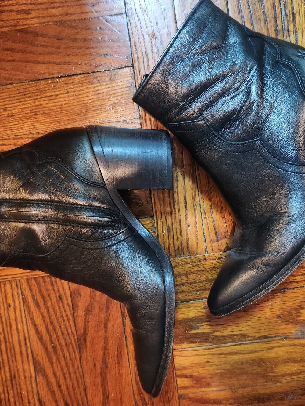 Frye Flynn Short Zipper Ankle Bootie.
